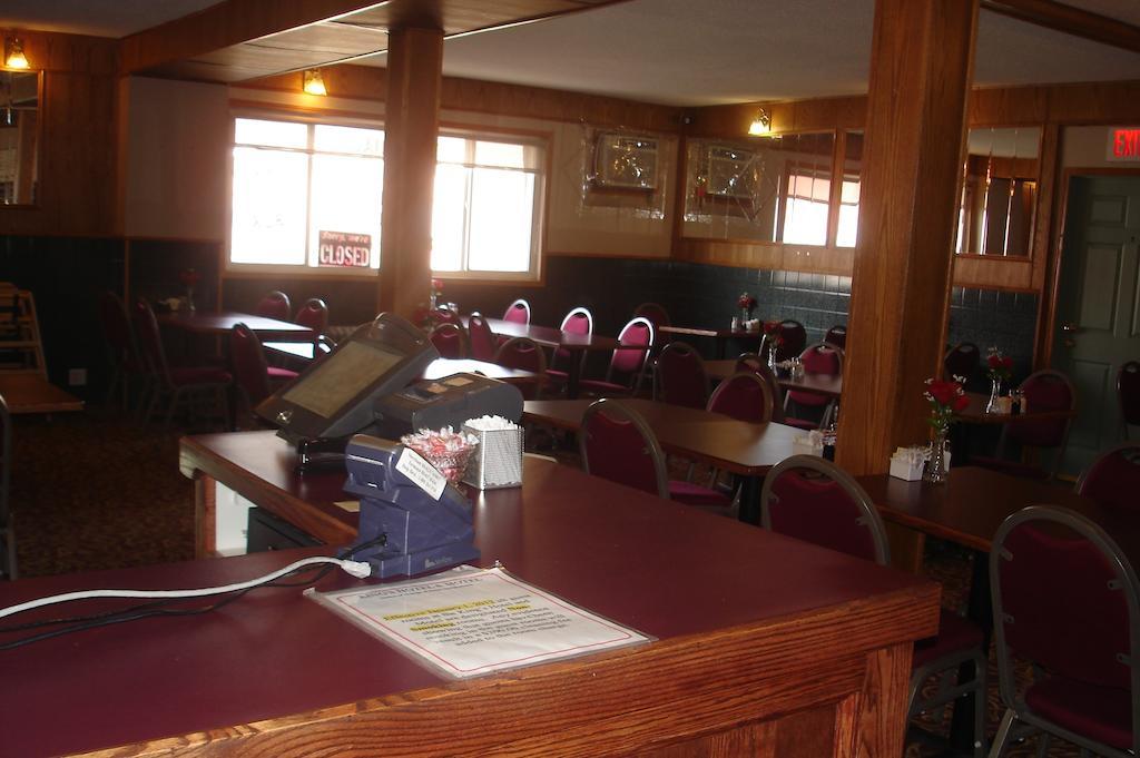 King'S Hotel & Motel By Elevate Rooms Shaunavon Exterior foto